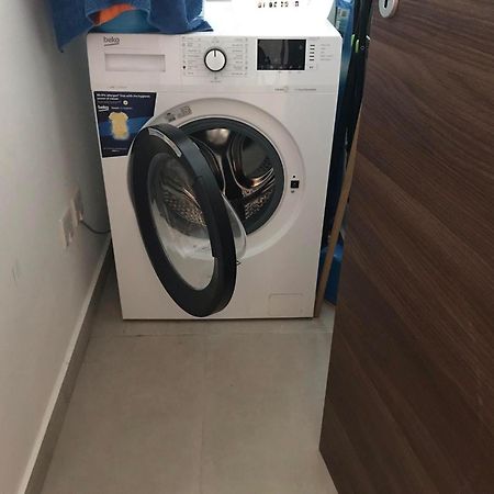 Centrally Located, Well Equipped, Stylish Flat. 세인트폴스베이 외부 사진