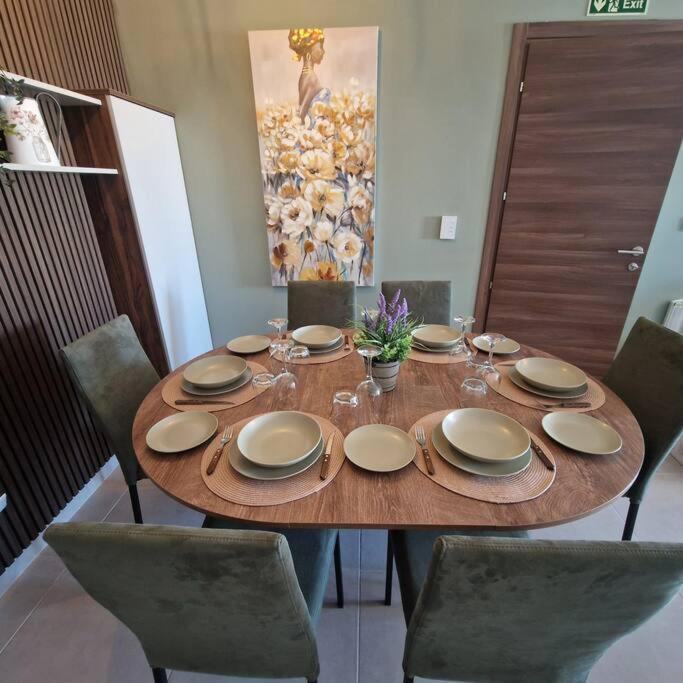 Centrally Located, Well Equipped, Stylish Flat. 세인트폴스베이 외부 사진