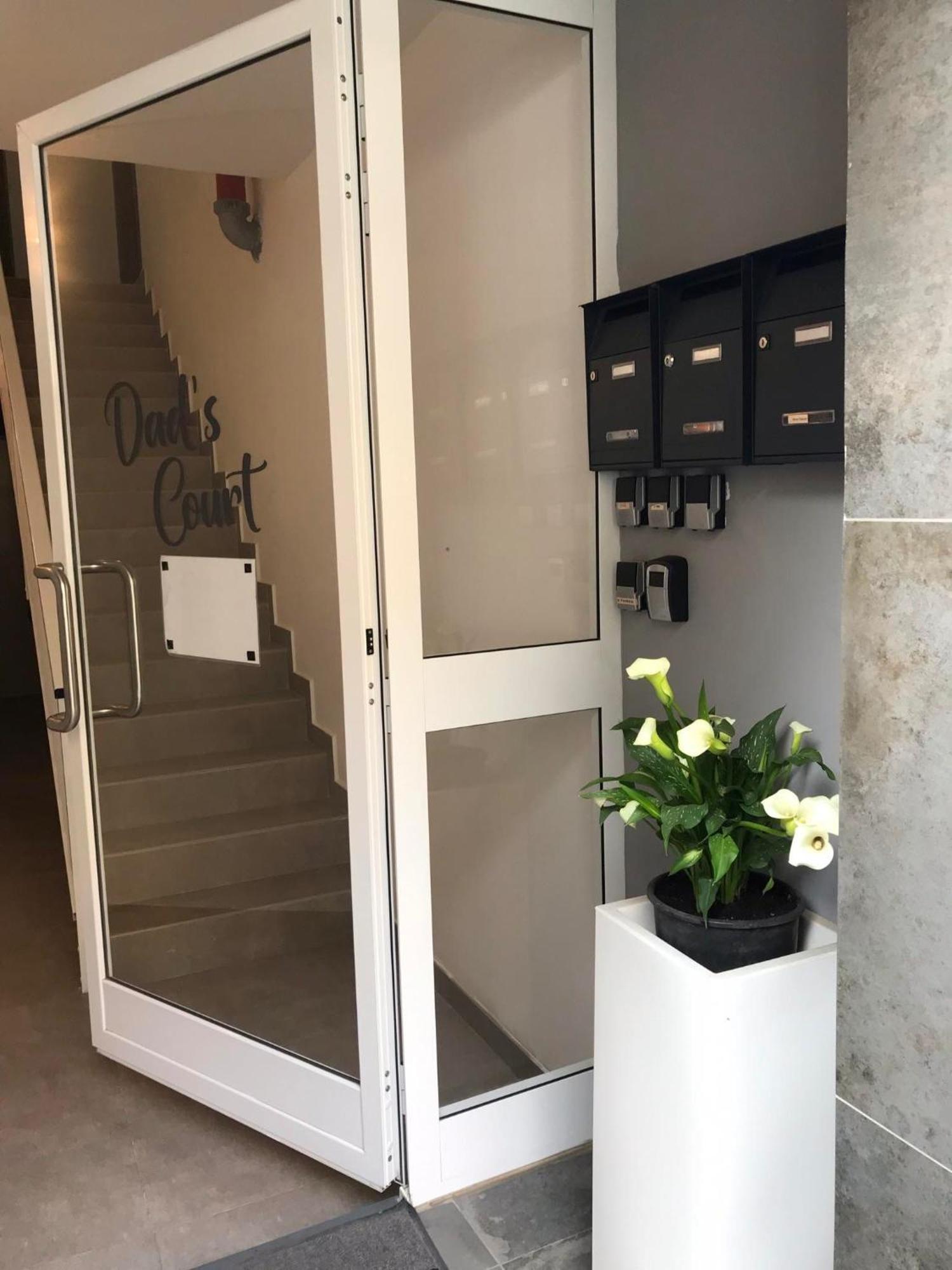Centrally Located, Well Equipped, Stylish Flat. 세인트폴스베이 외부 사진