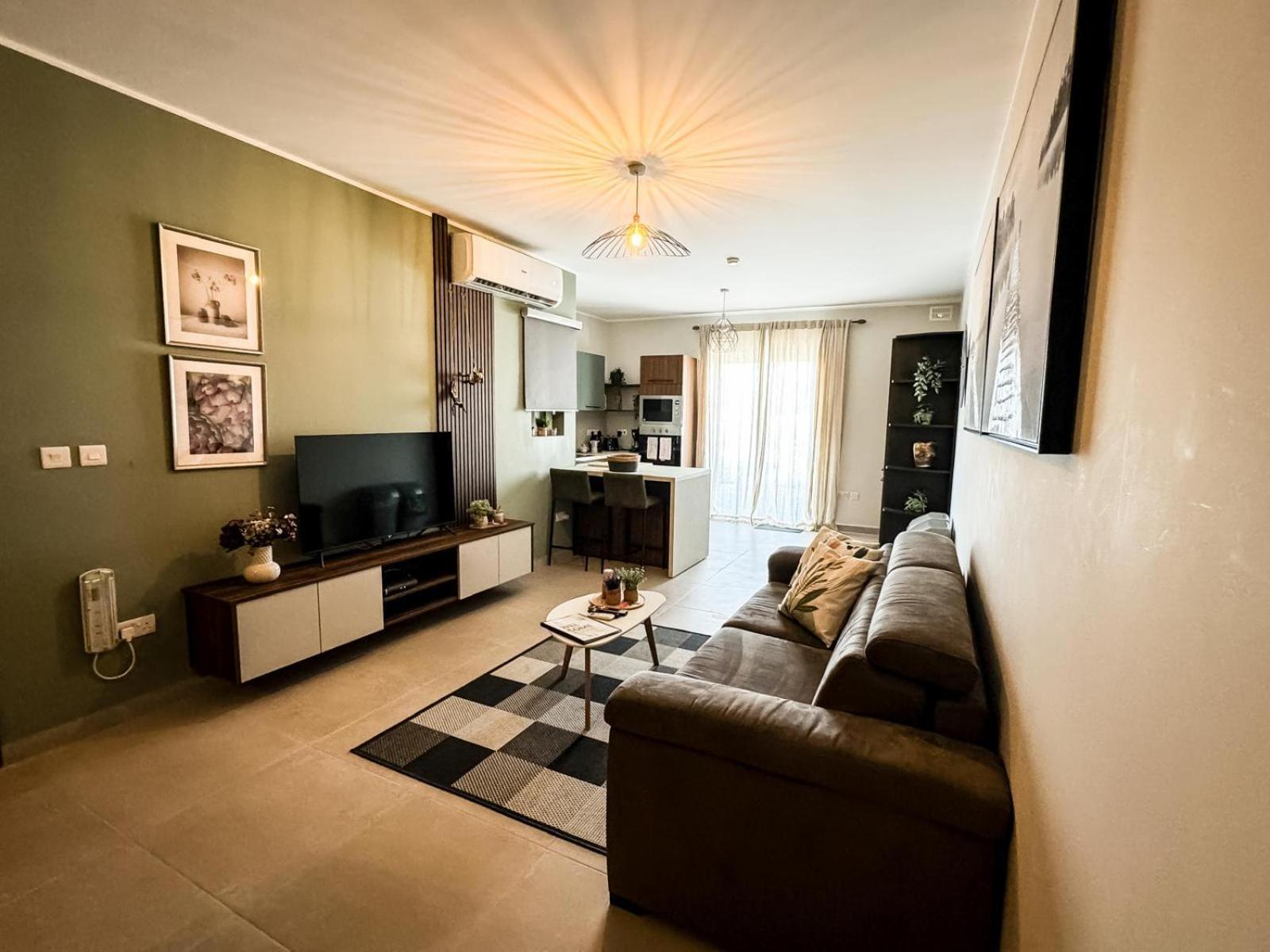 Centrally Located, Well Equipped, Stylish Flat. 세인트폴스베이 외부 사진
