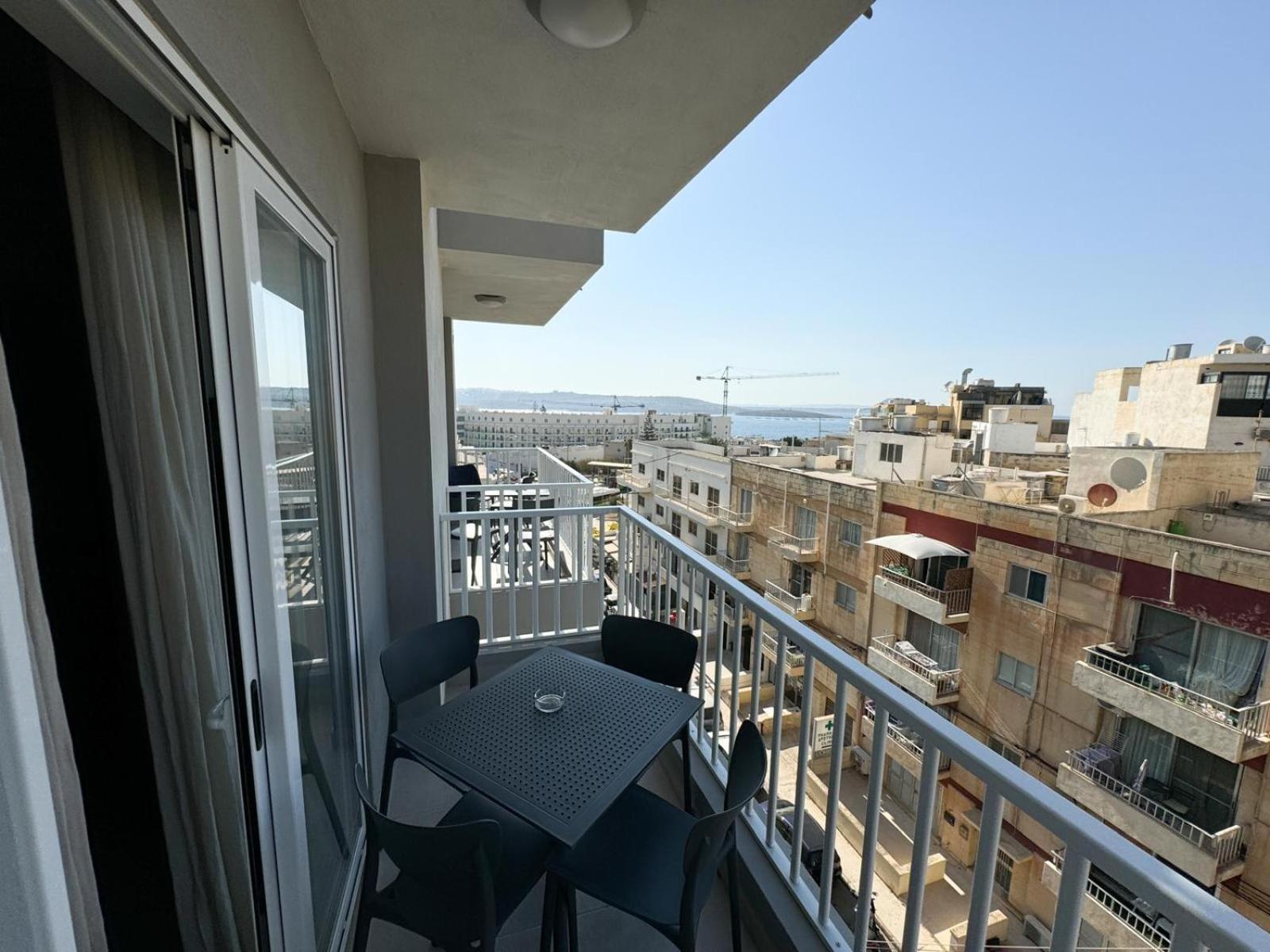 Centrally Located, Well Equipped, Stylish Flat. 세인트폴스베이 외부 사진