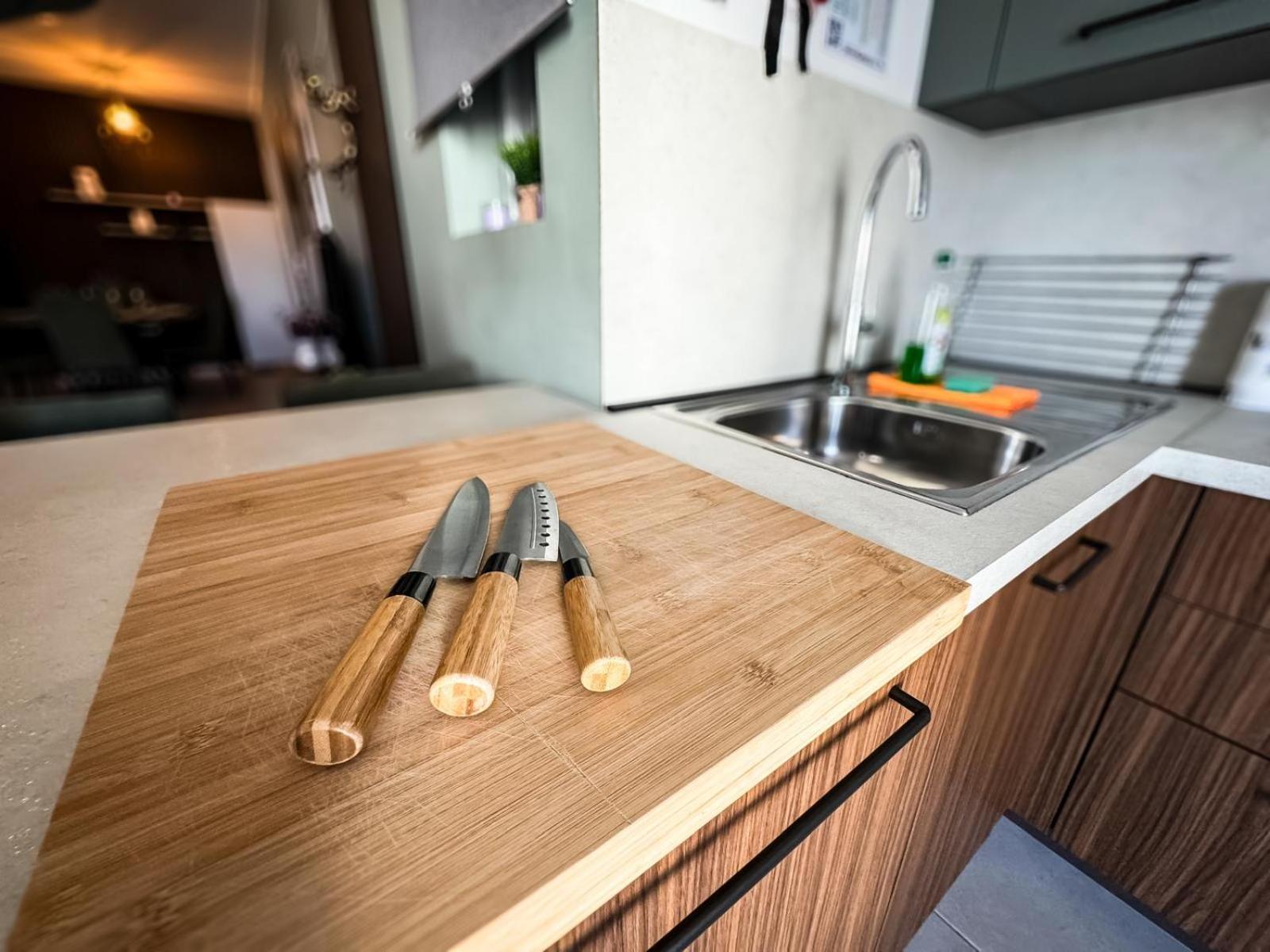 Centrally Located, Well Equipped, Stylish Flat. 세인트폴스베이 외부 사진