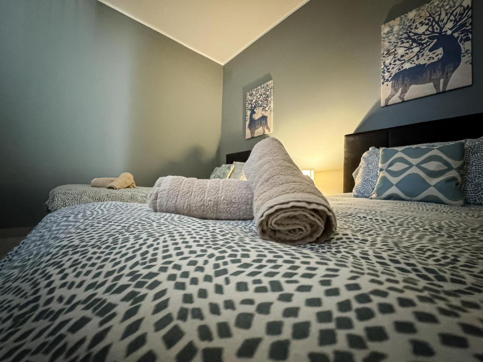 Centrally Located, Well Equipped, Stylish Flat. 세인트폴스베이 외부 사진