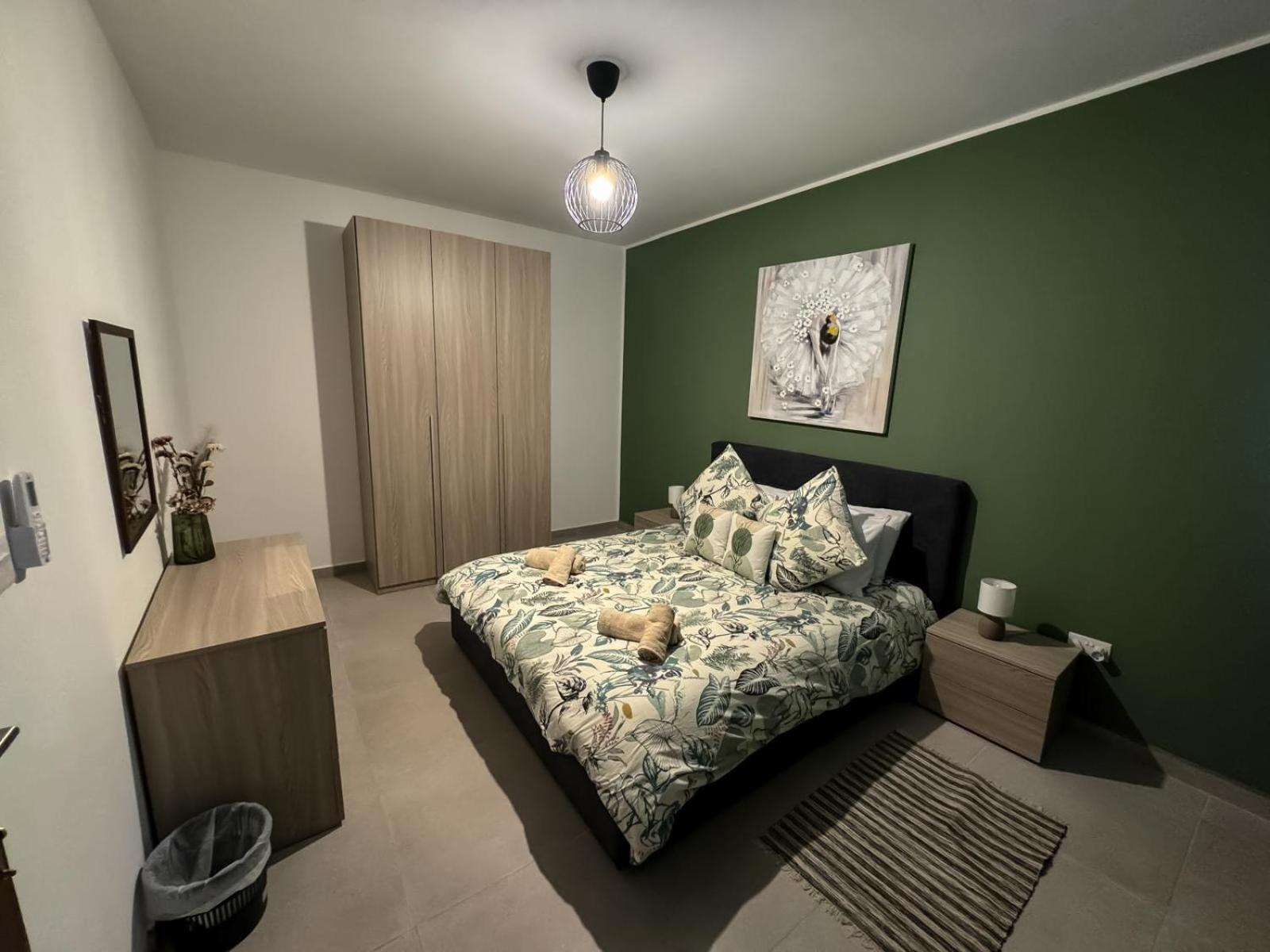 Centrally Located, Well Equipped, Stylish Flat. 세인트폴스베이 외부 사진