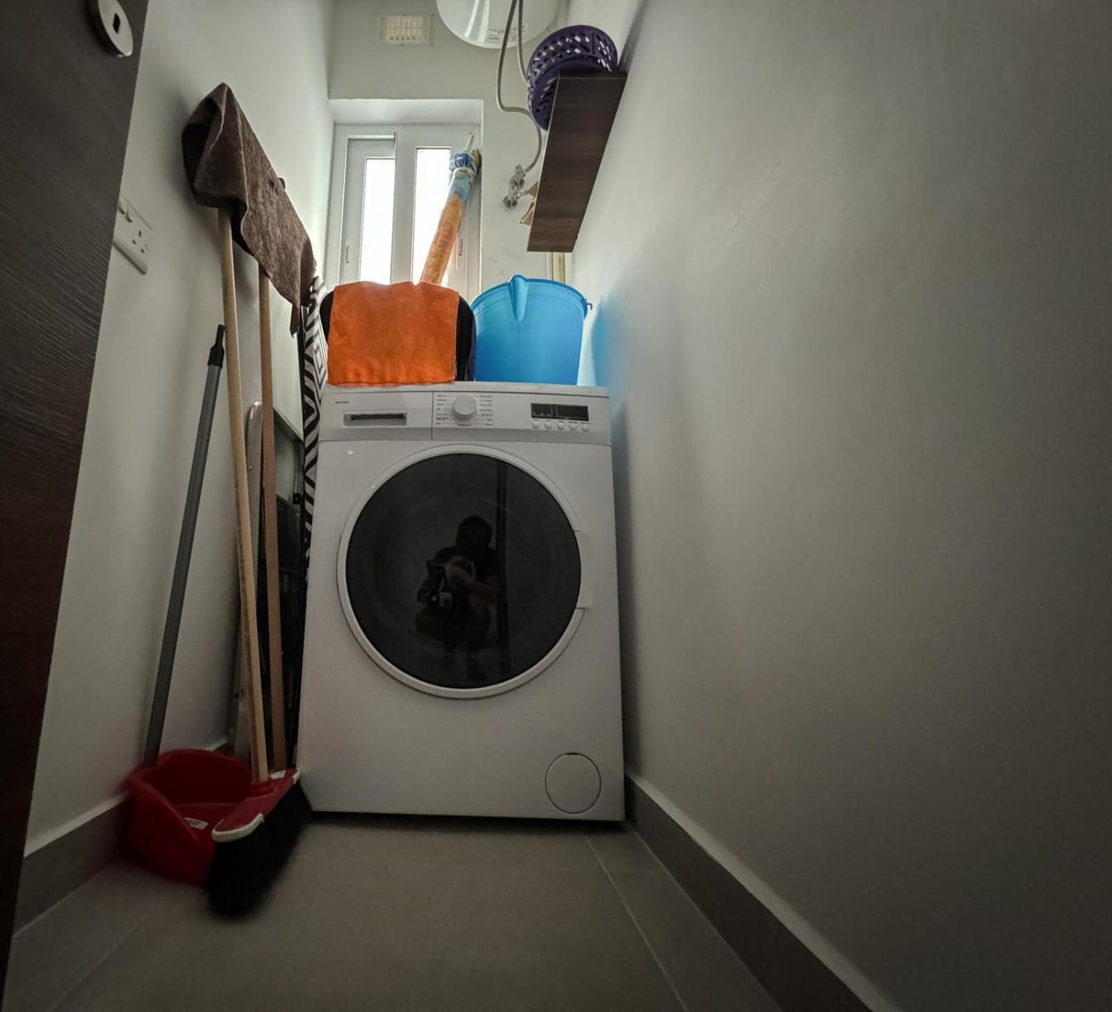 Centrally Located, Well Equipped, Stylish Flat. 세인트폴스베이 외부 사진