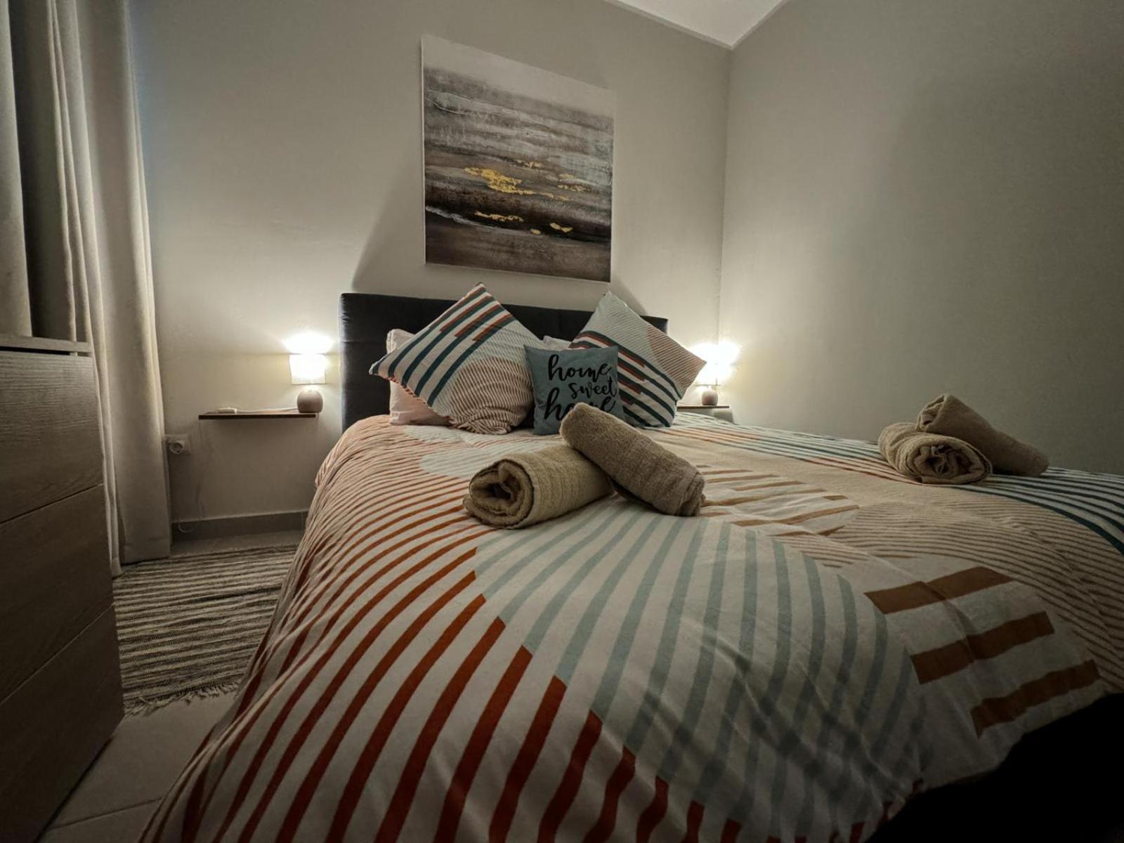 Centrally Located, Well Equipped, Stylish Flat. 세인트폴스베이 외부 사진